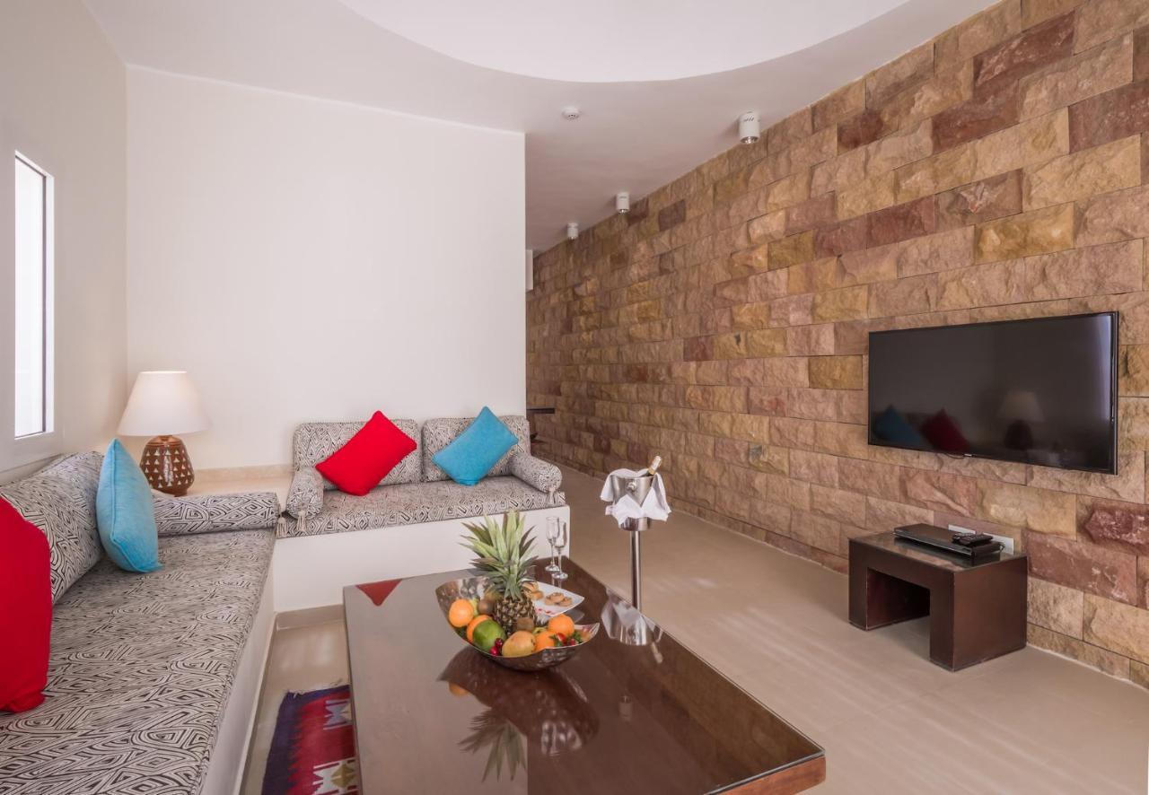 Villa mit direktem Poolzugang – Erwachsenen vorbehalten (Personen ab 16 Jahren)